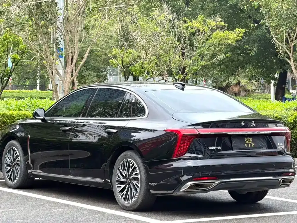 Hongqi H5 — фото 10