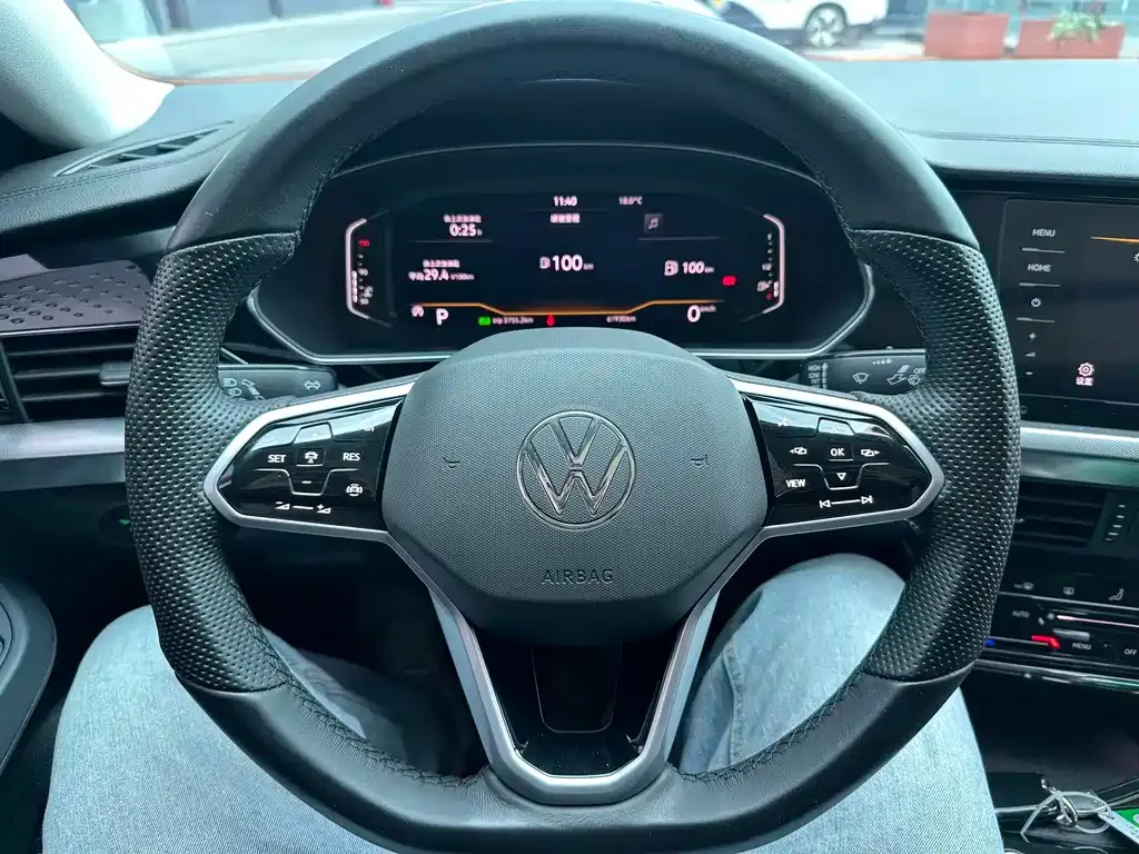 Volkswagen Passat — фото 10