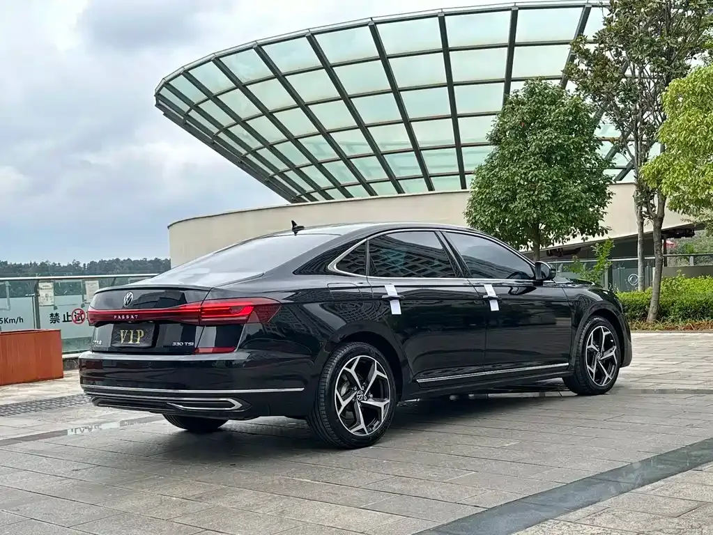 Volkswagen Passat — фото 2