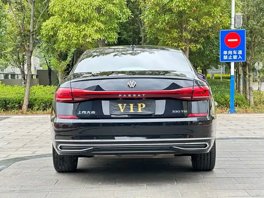 Volkswagen Passat — фото 8