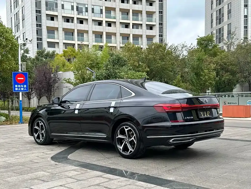Volkswagen Passat — фото 9