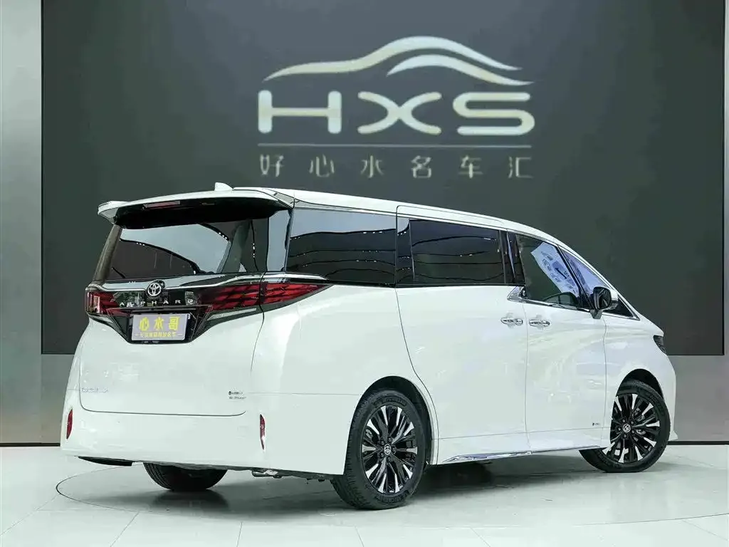 Toyota Alphard — фото 5