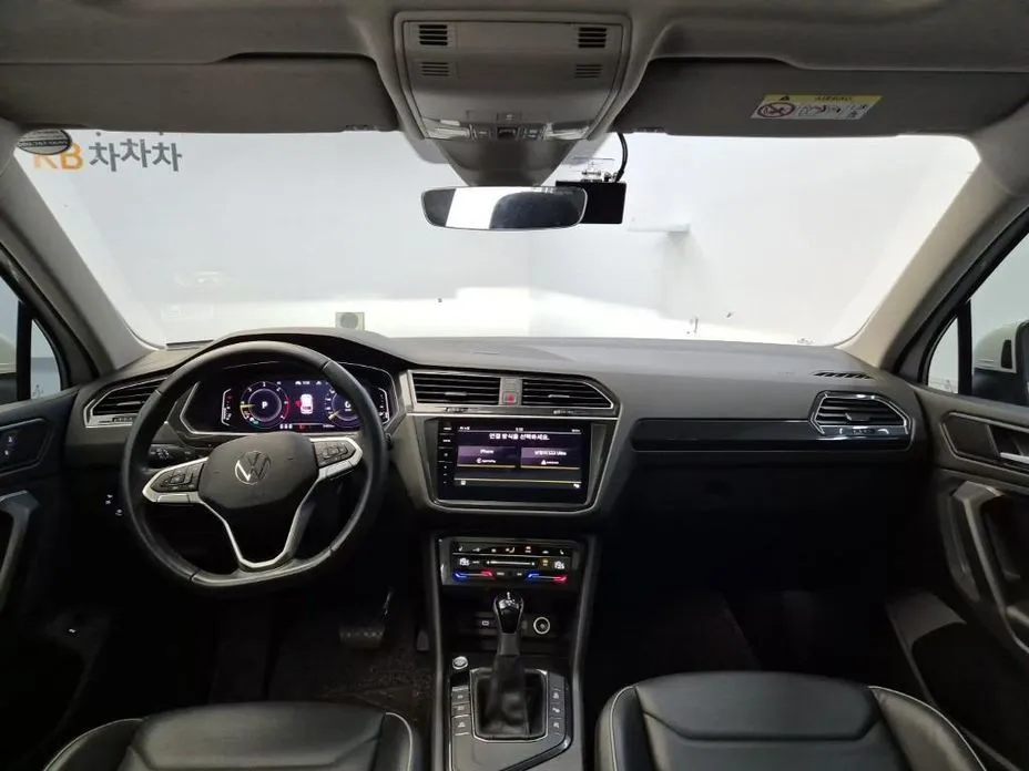 Volkswagen Tiguan — фото 9