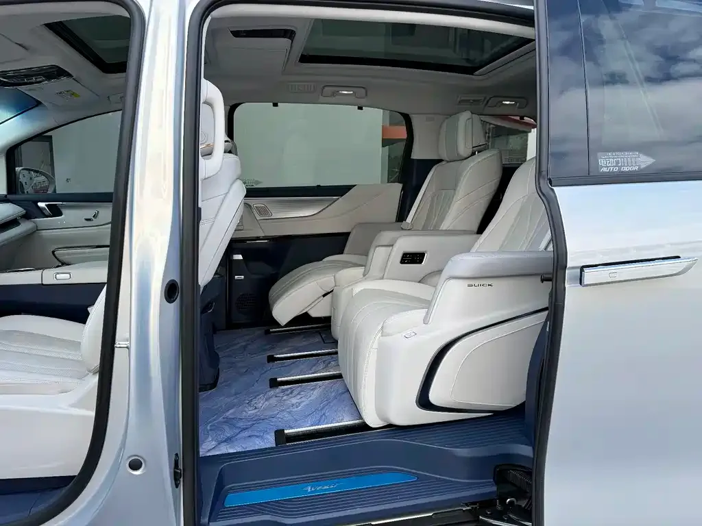 Buick GL8 Hybrid — фото 3