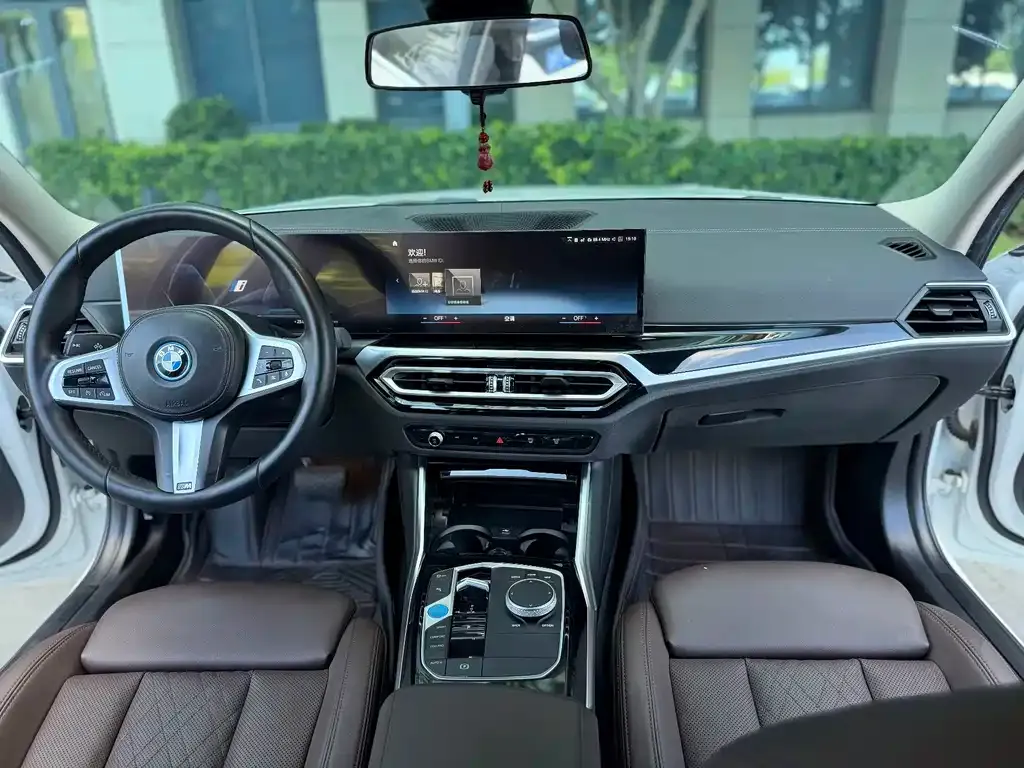 BMW i3 — фото 7