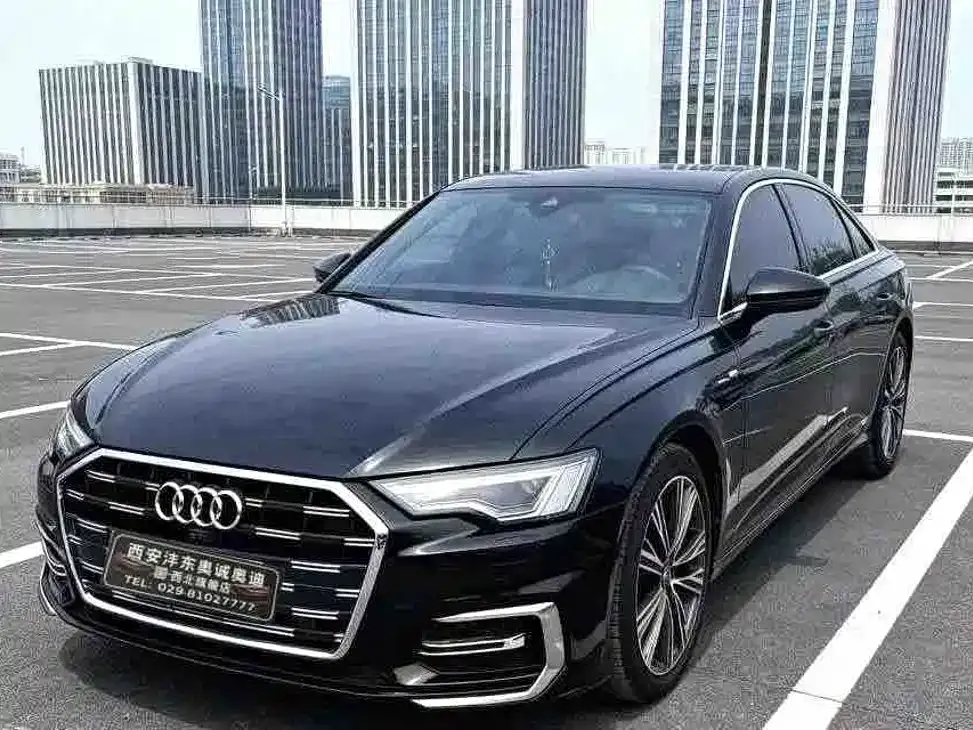 Audi A6L — фото 1