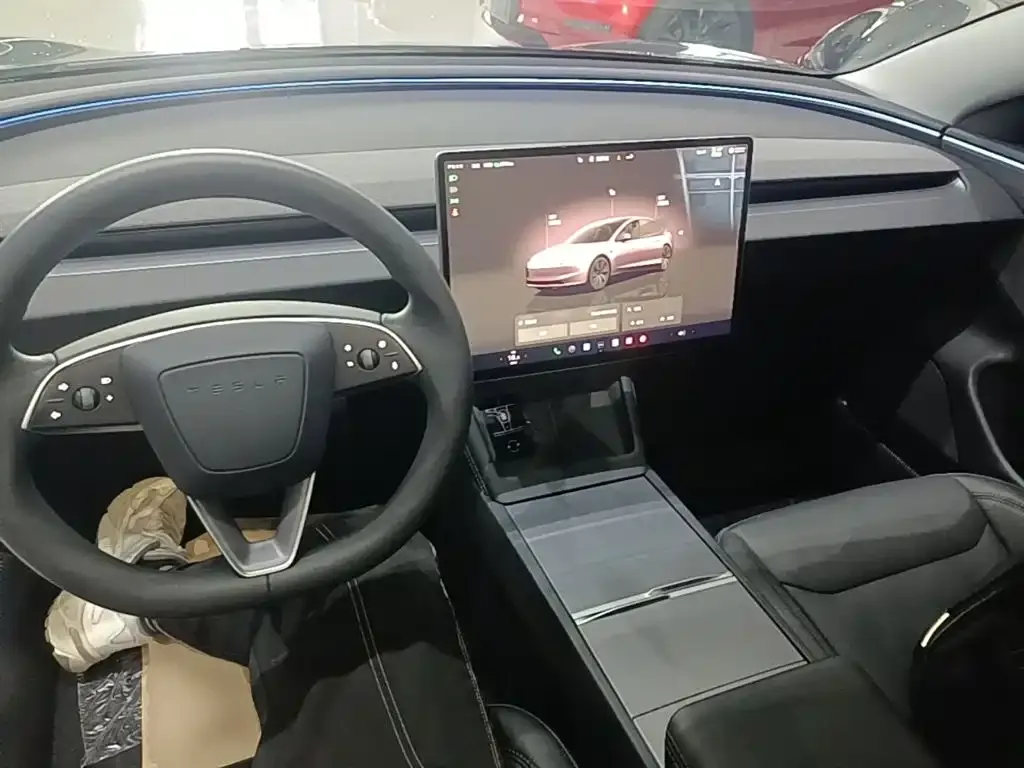 Tesla Model 3 — фото 2