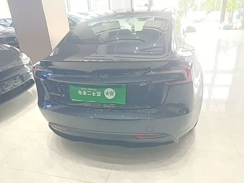 Tesla Model 3 — фото 4