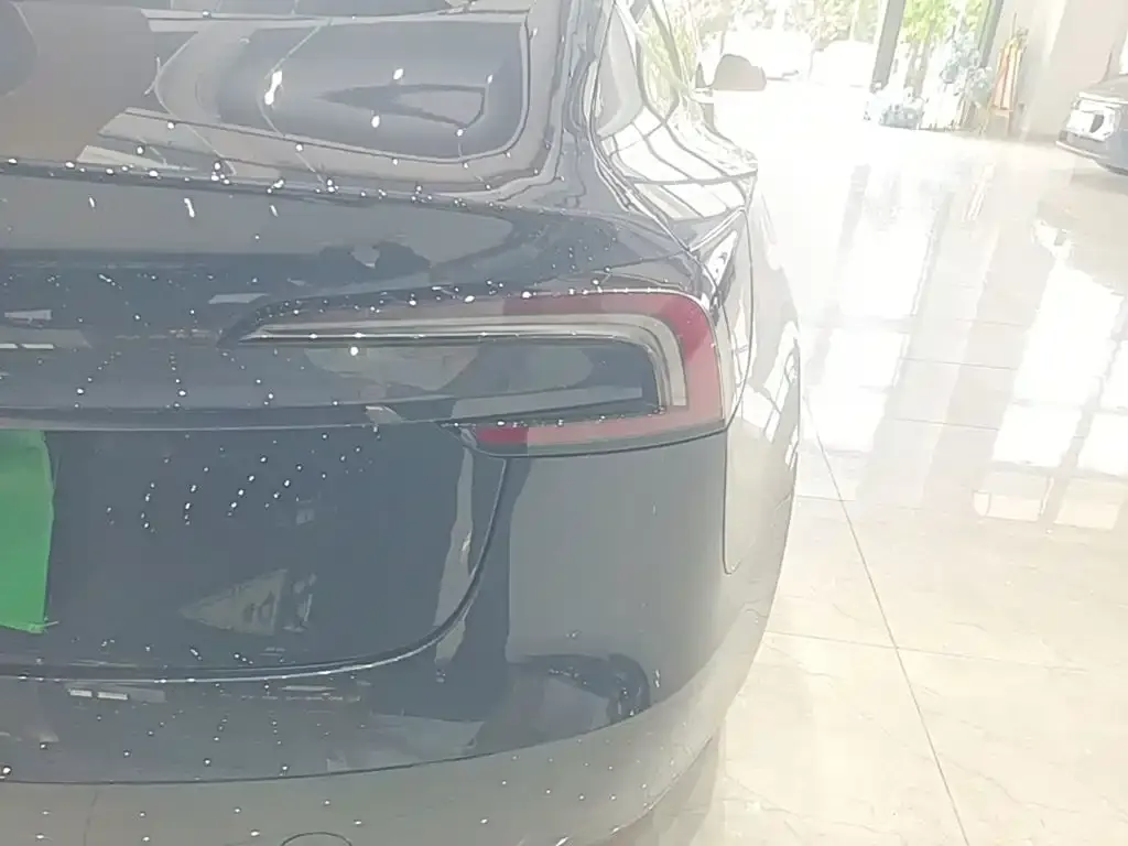 Tesla Model 3 — фото 3