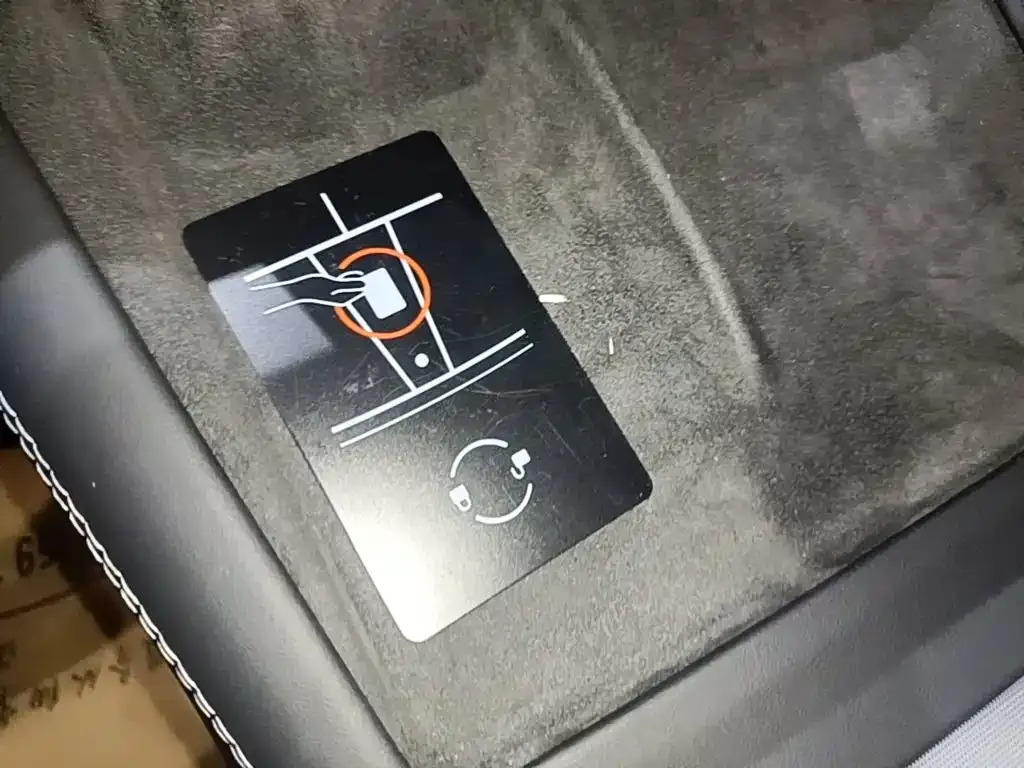 Tesla Model 3 — фото 10