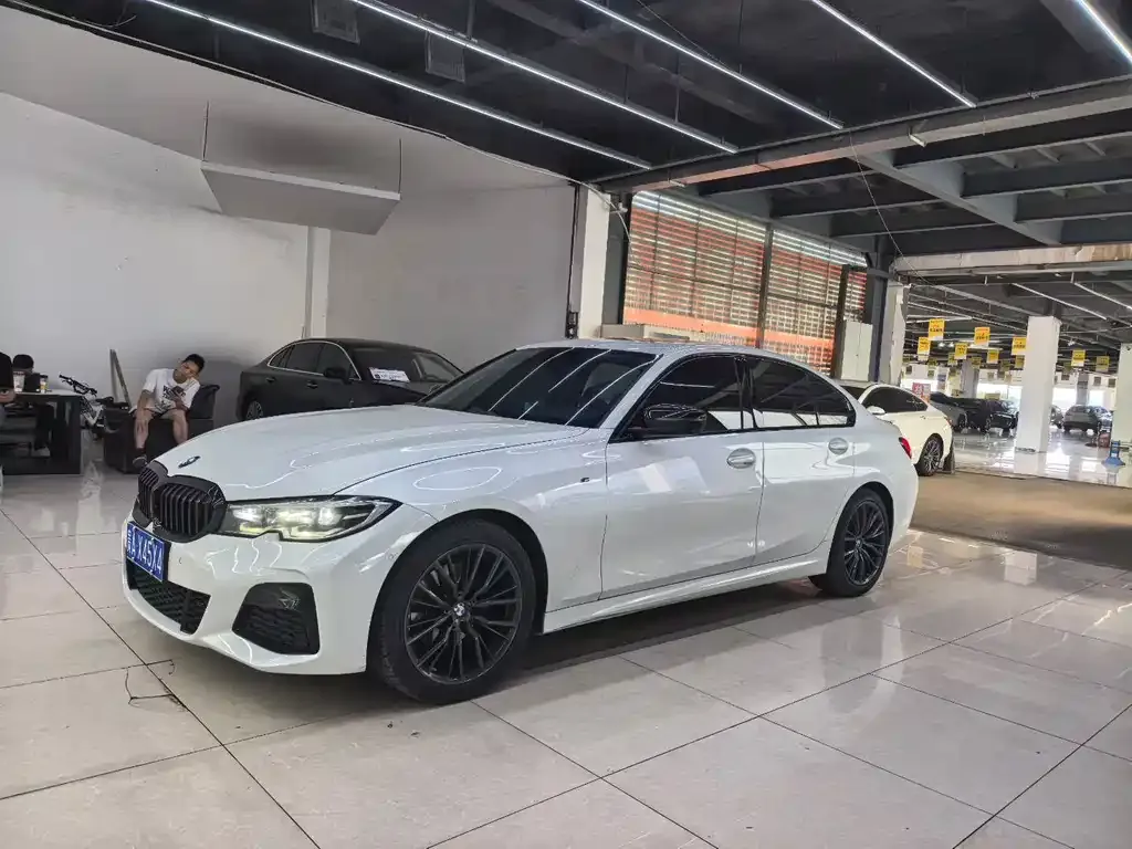 BMW 3 Series — фото 1