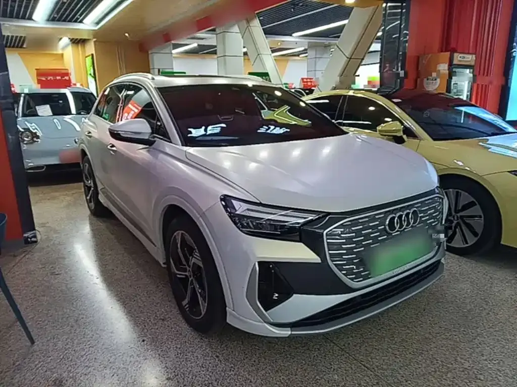 Audi Q4 e-tron — фото 10