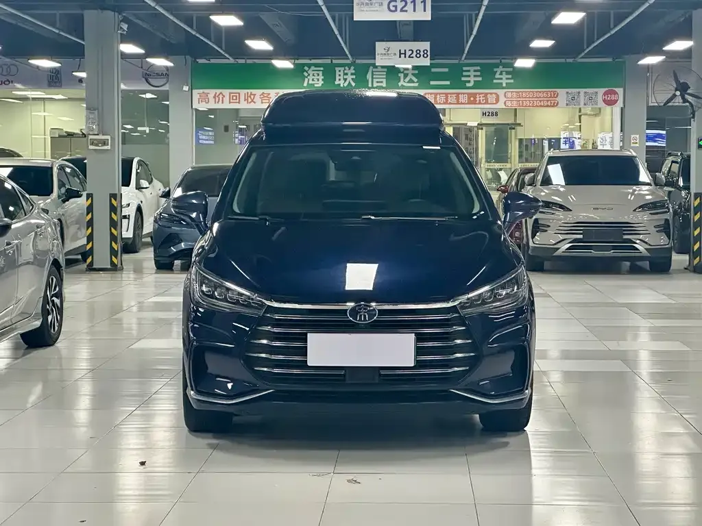 BYD MAX New Energy — фото 10