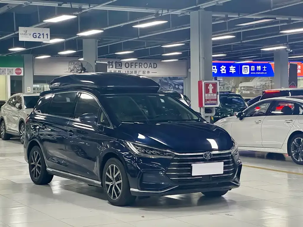 BYD MAX New Energy — фото 9