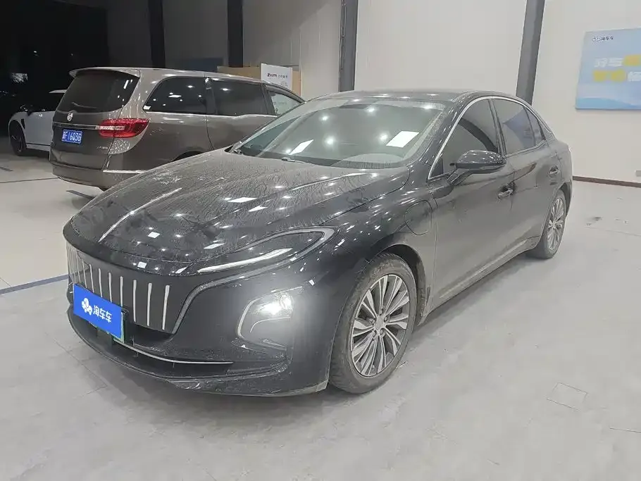 Hongqi E-QM5 — фото 1