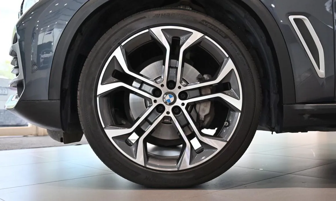 BMW X5 — фото 9