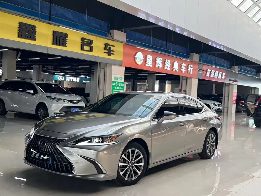 Lexus ES — фото 1