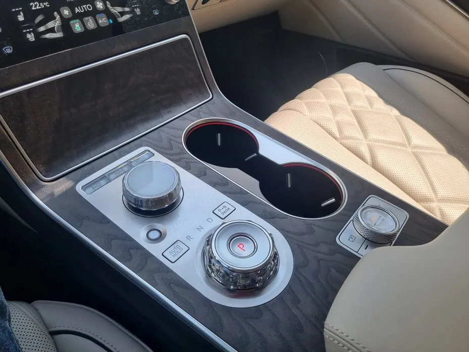 Genesis GV80 — фото 10