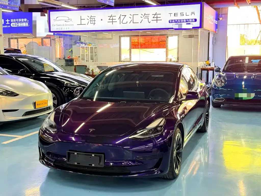Tesla Model 3 — фото 1