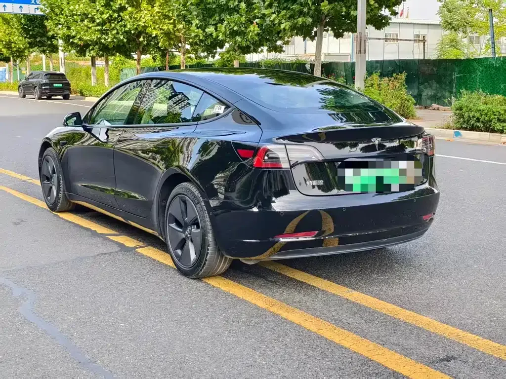 Tesla Model 3 — фото 4