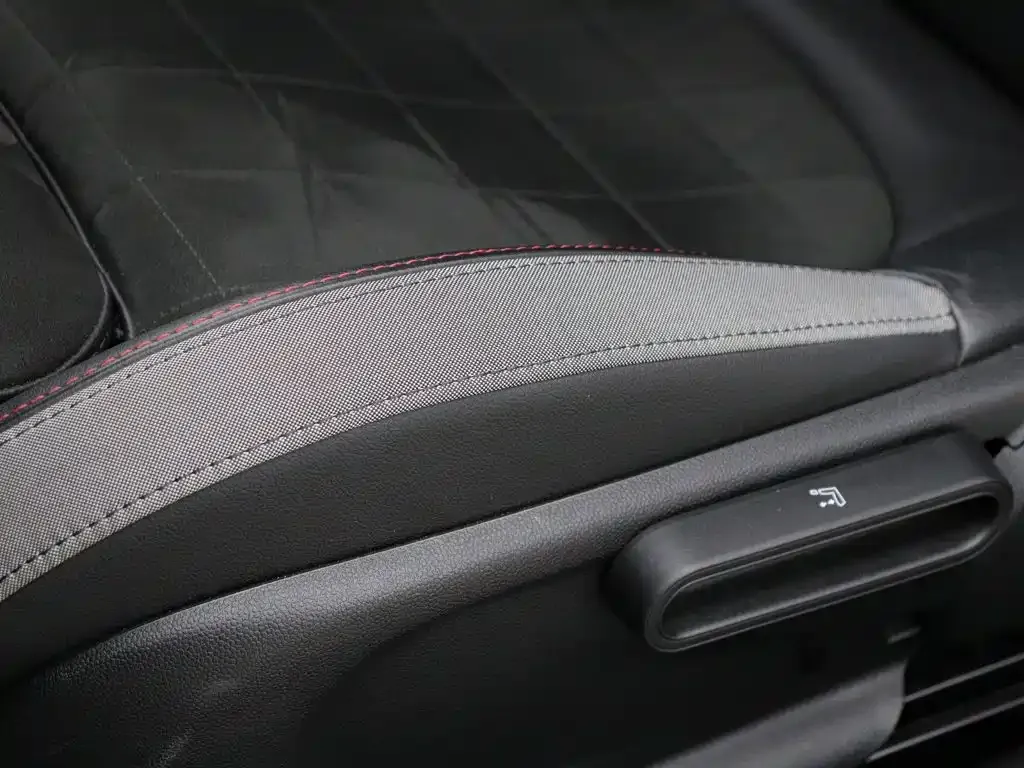 MINI JCW (John Cooper Works) — фото 10