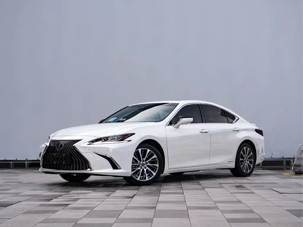 Lexus ES — фото 1