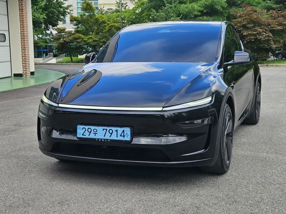 Tesla Model Y — фото 8