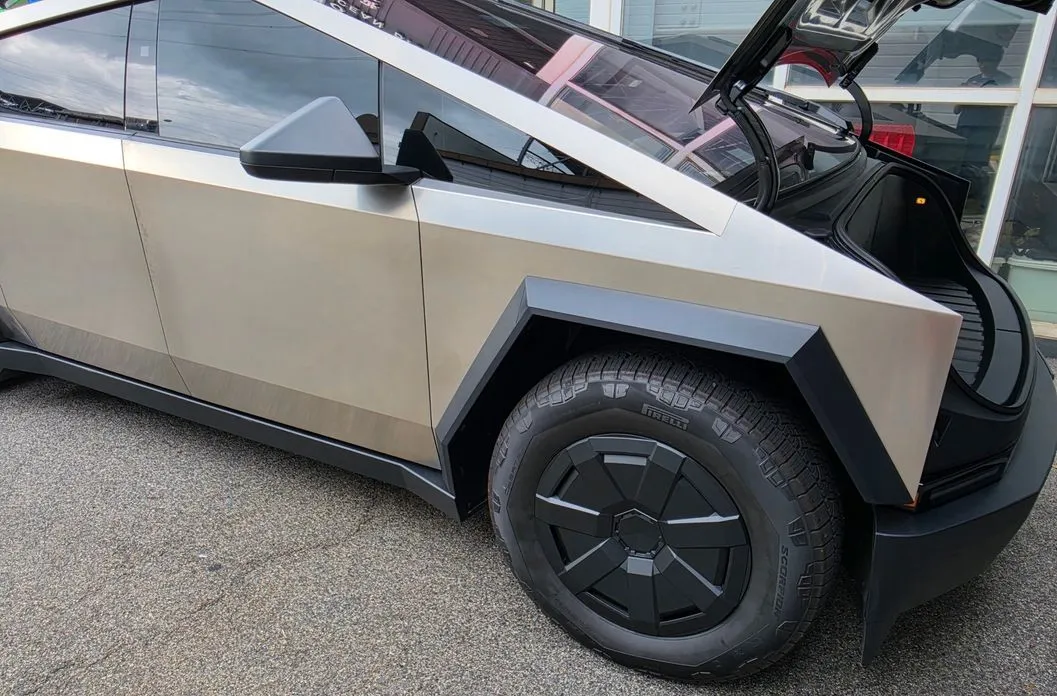 Tesla Cybertruck — фото 1