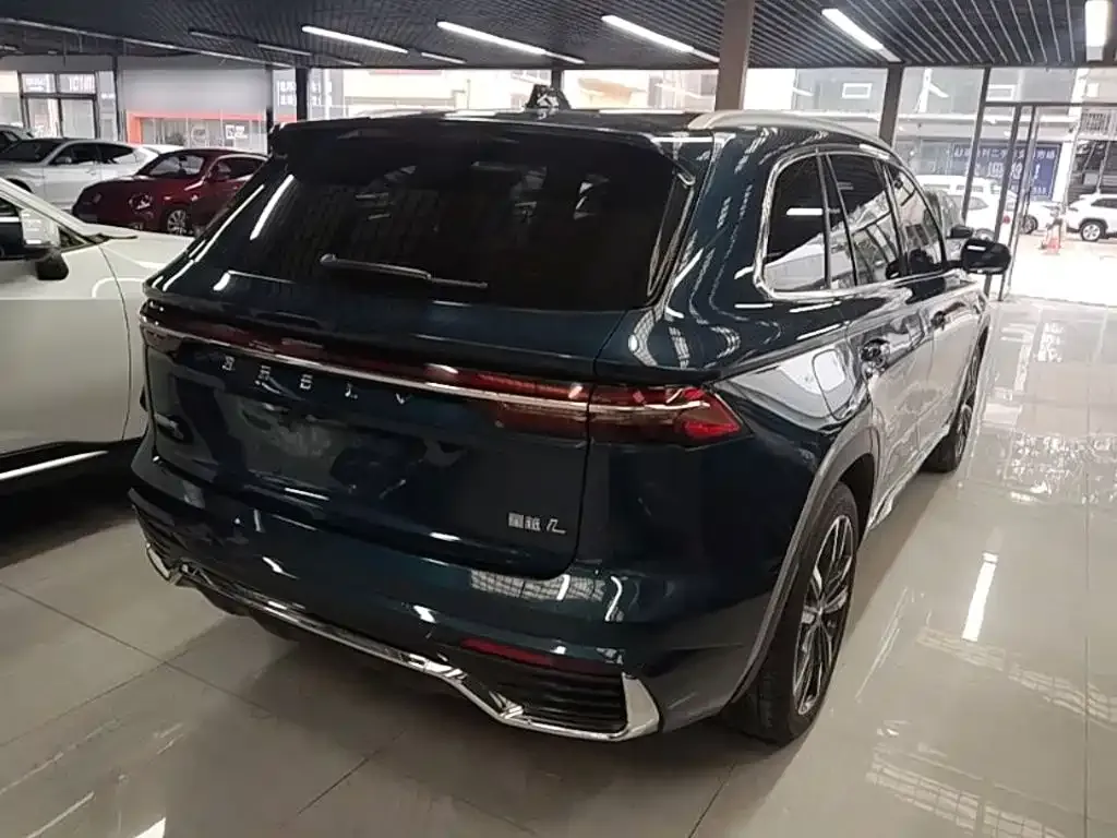Geely Xingyue L — фото 9