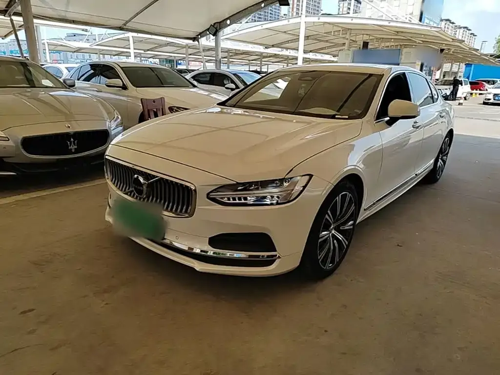 Volvo S90 — фото 1