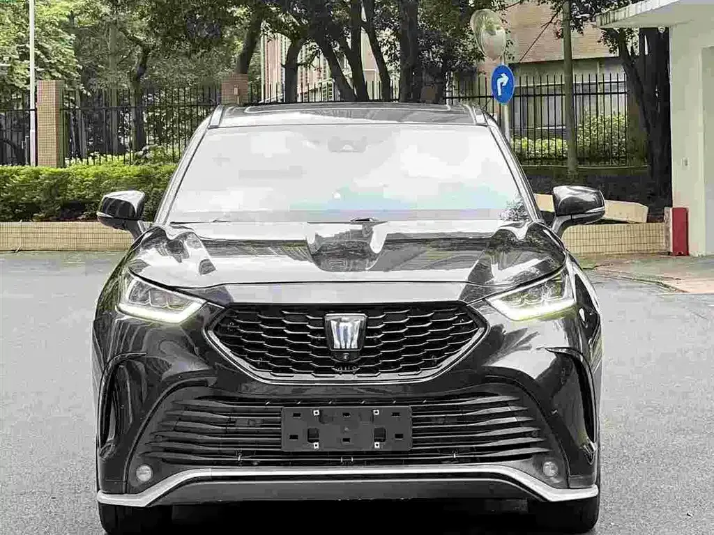 Toyota Crown Kluger — фото 10