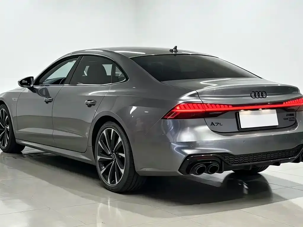 Audi A7L — фото 7