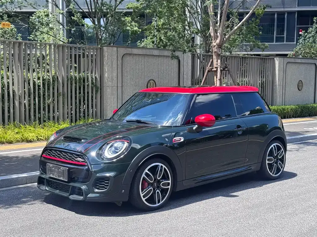 MINI JCW (John Cooper Works) — фото 1