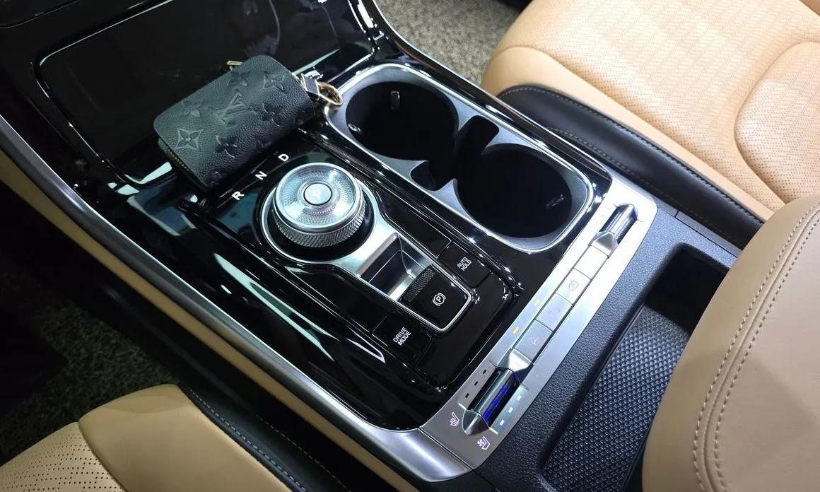 Kia Carnival — фото 10