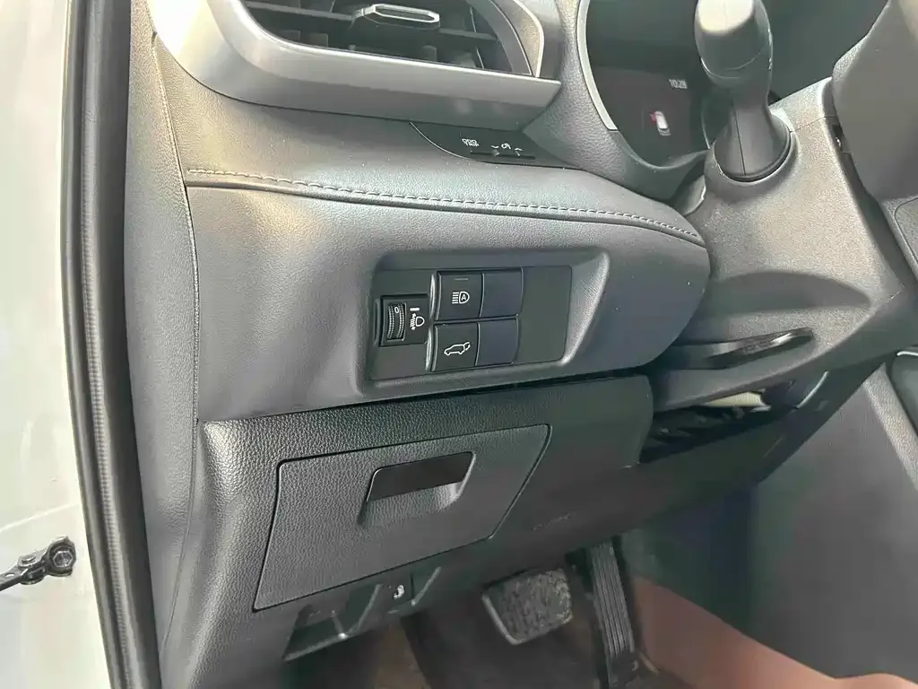 Toyota Highlander — фото 10