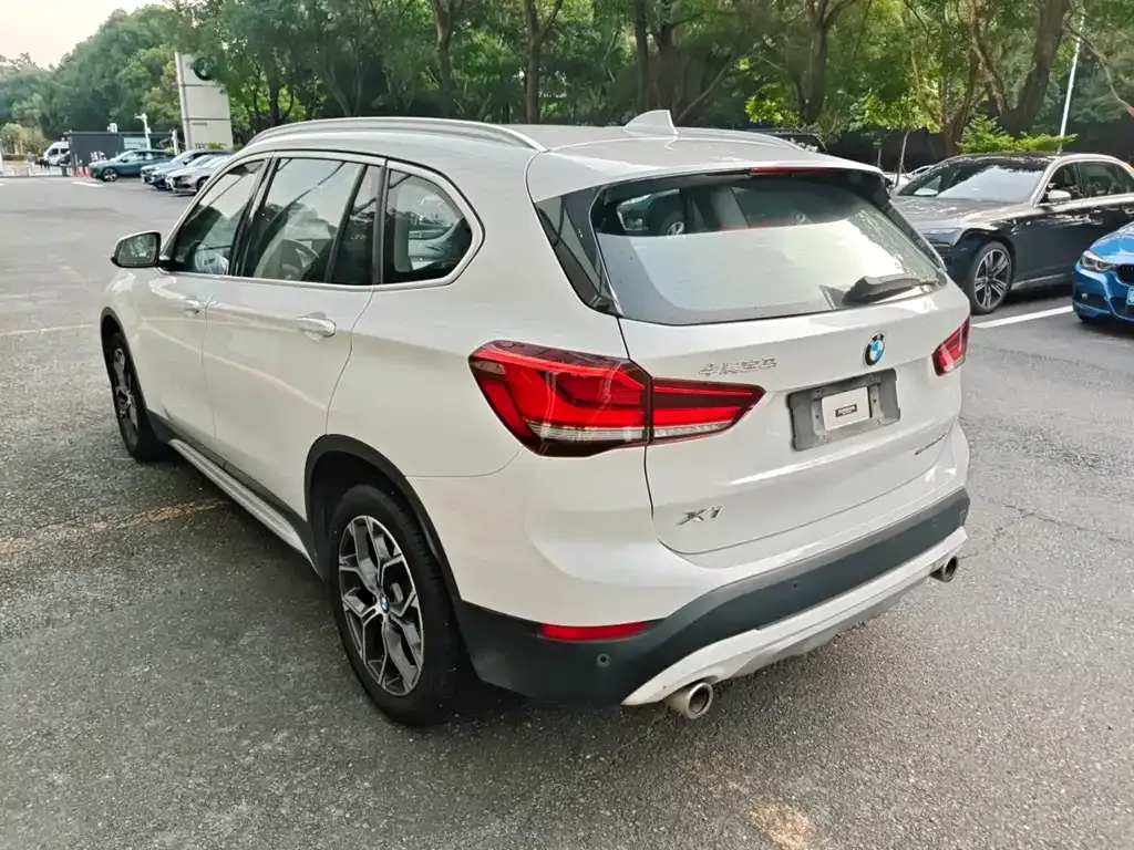 BMW X1 — фото 5