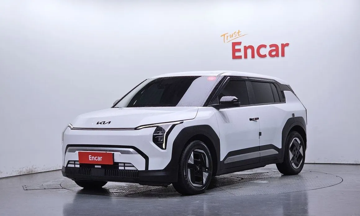 Kia EV3 — фото 1