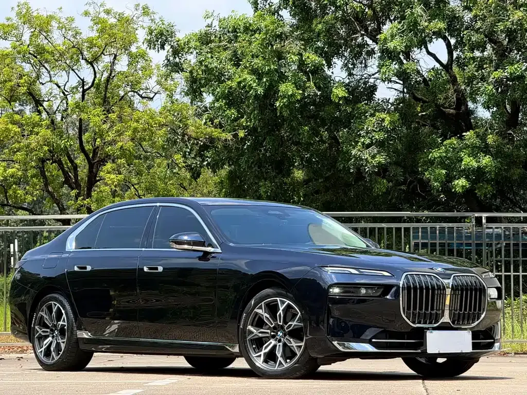 BMW 7 Series — фото 4