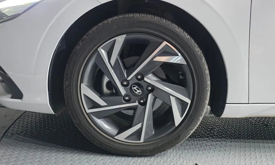 Hyundai AVANTE — фото 9