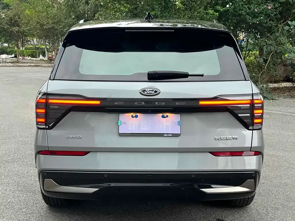 Ford Edge — фото 4