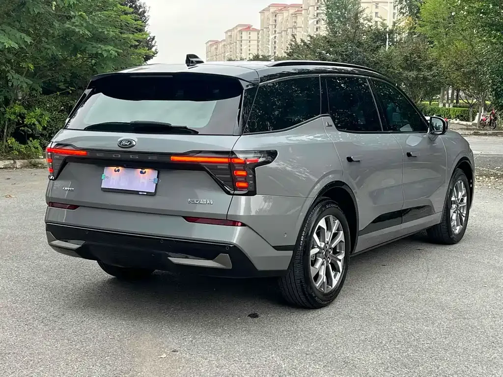 Ford Edge — фото 7