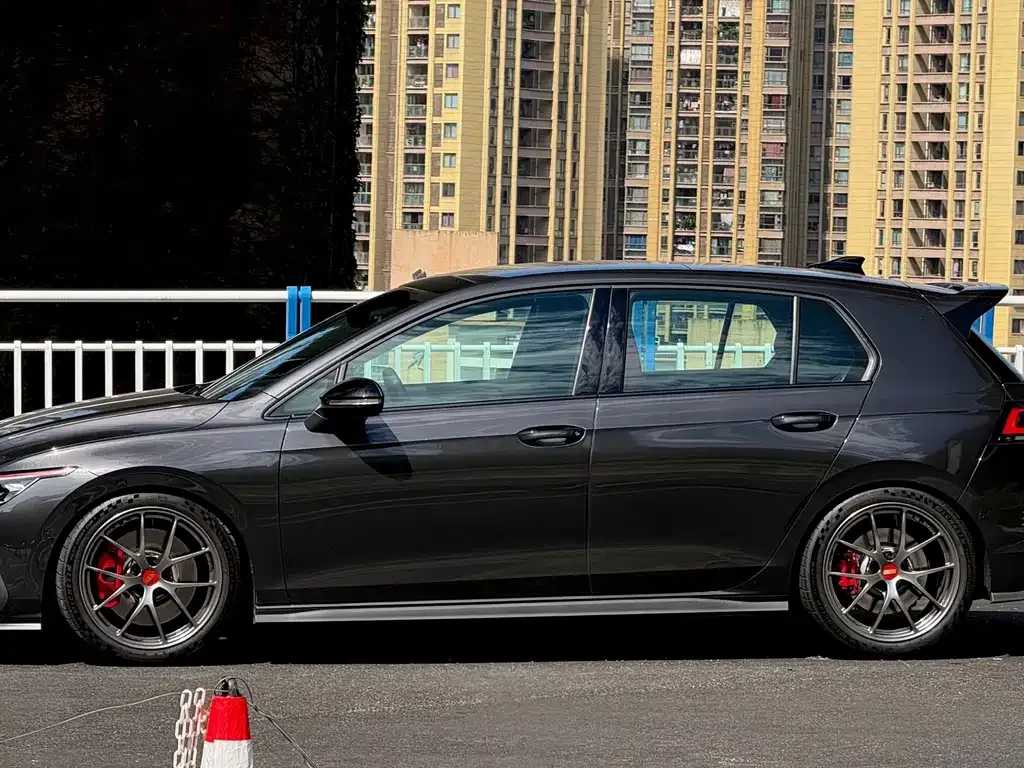 Volkswagen Golf GTI — фото 8