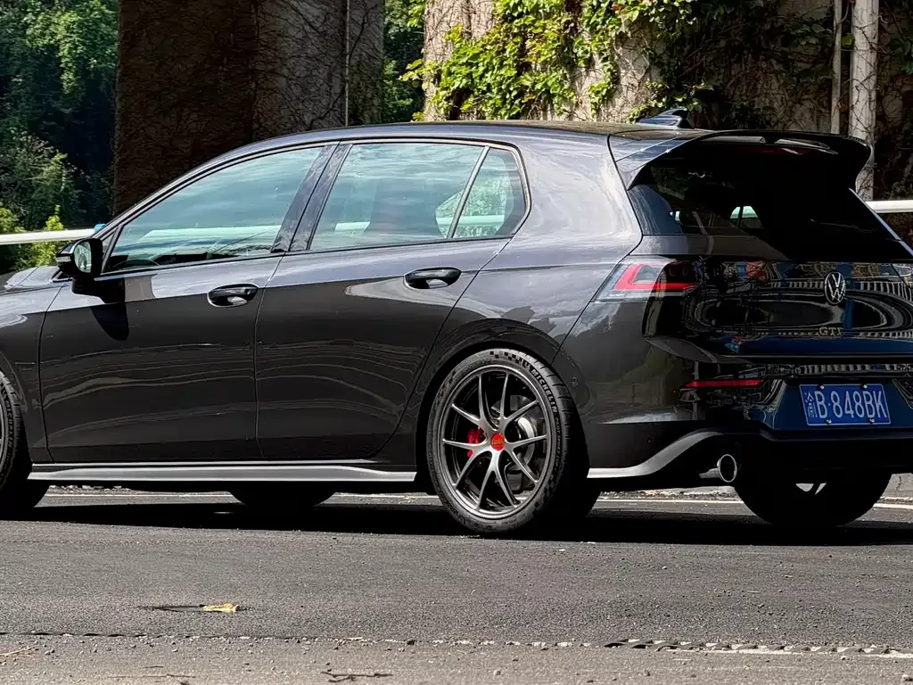 Volkswagen Golf GTI — фото 5
