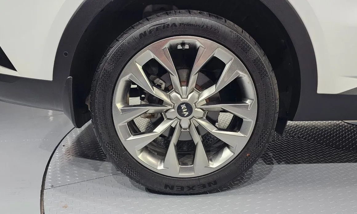 Kia Sorento — фото 9