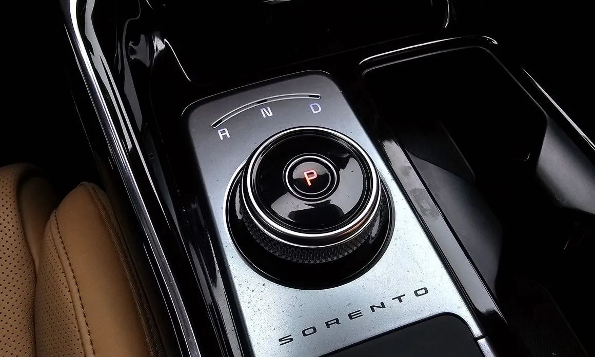 Kia Sorento — фото 6