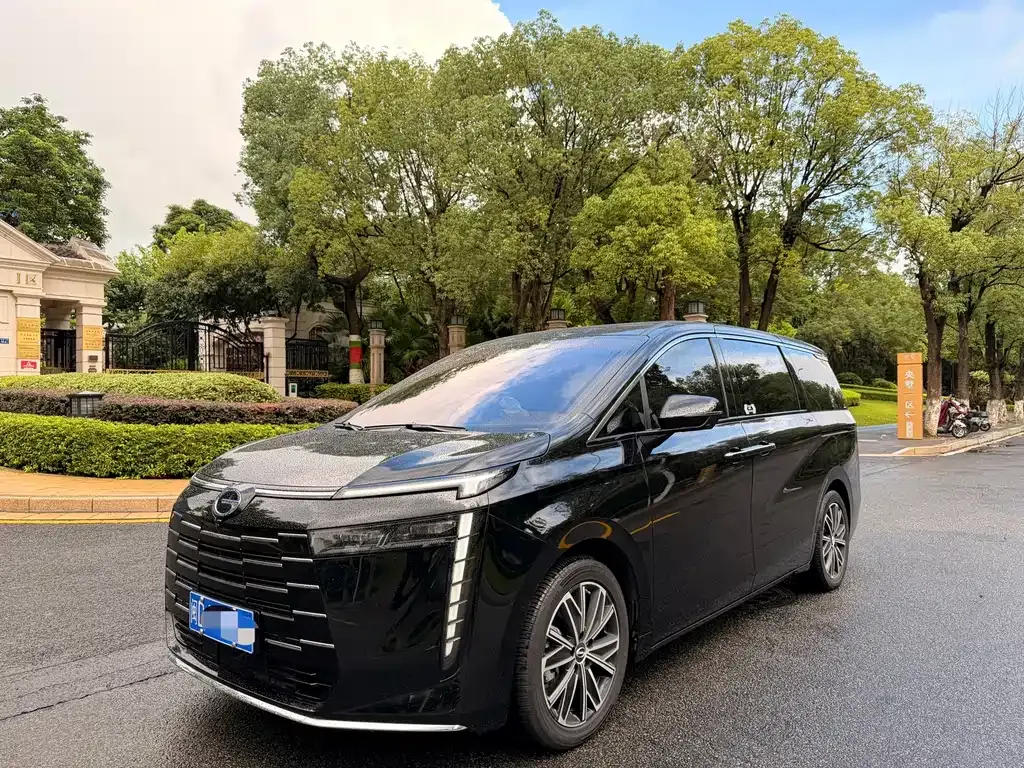 GAC Motor Trumpchi E8 — фото 1
