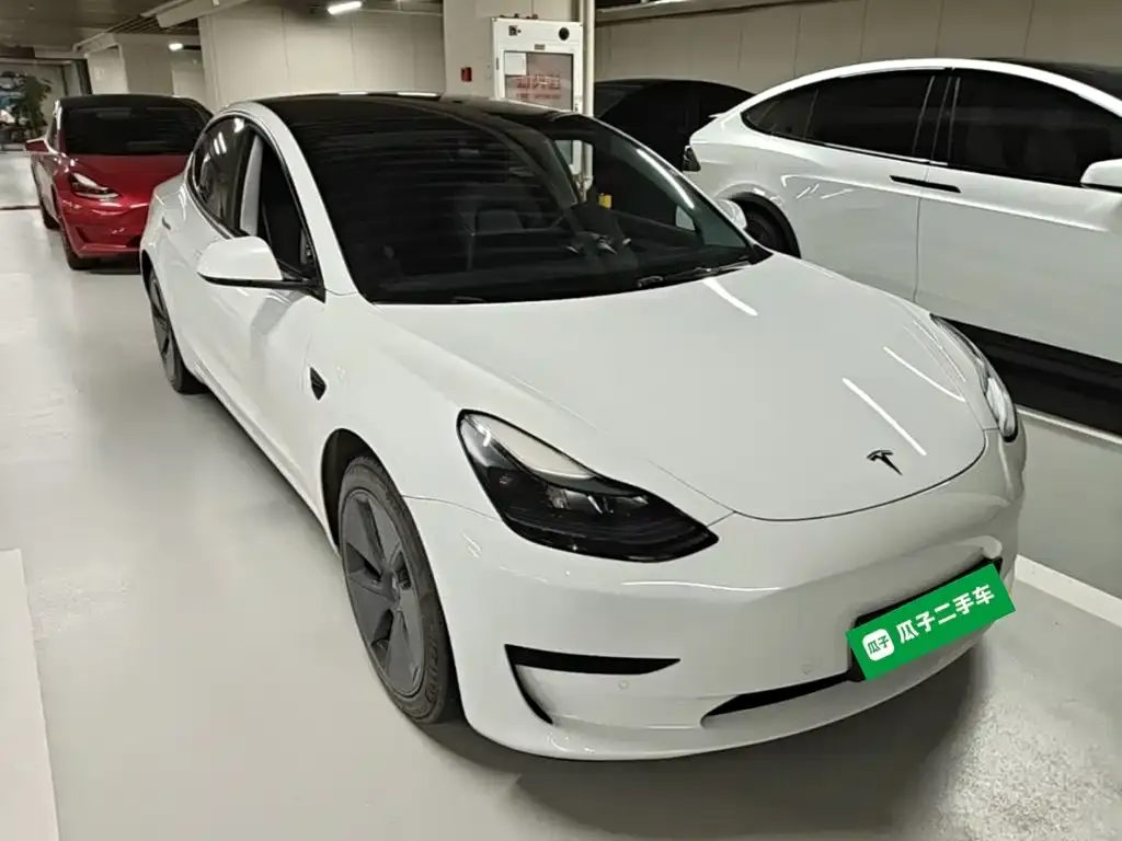 Tesla Model 3 — фото 3