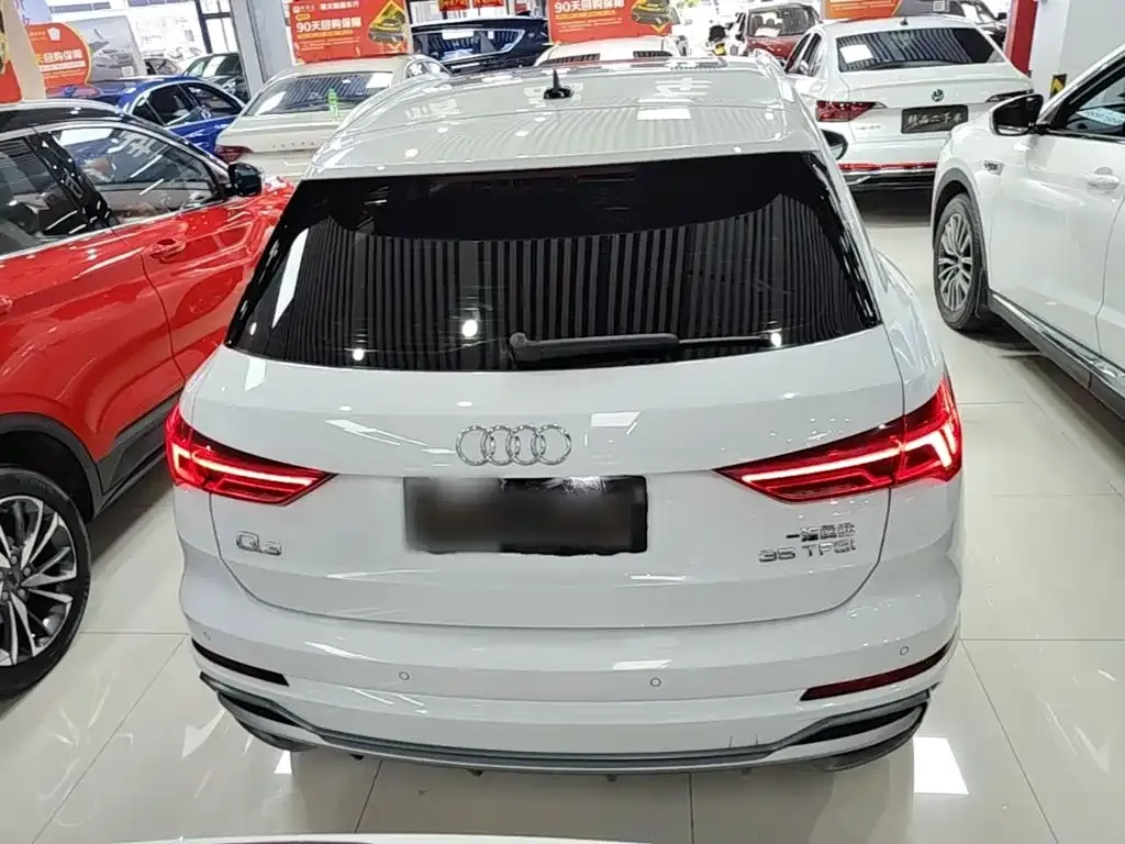 Audi Q3 — фото 10