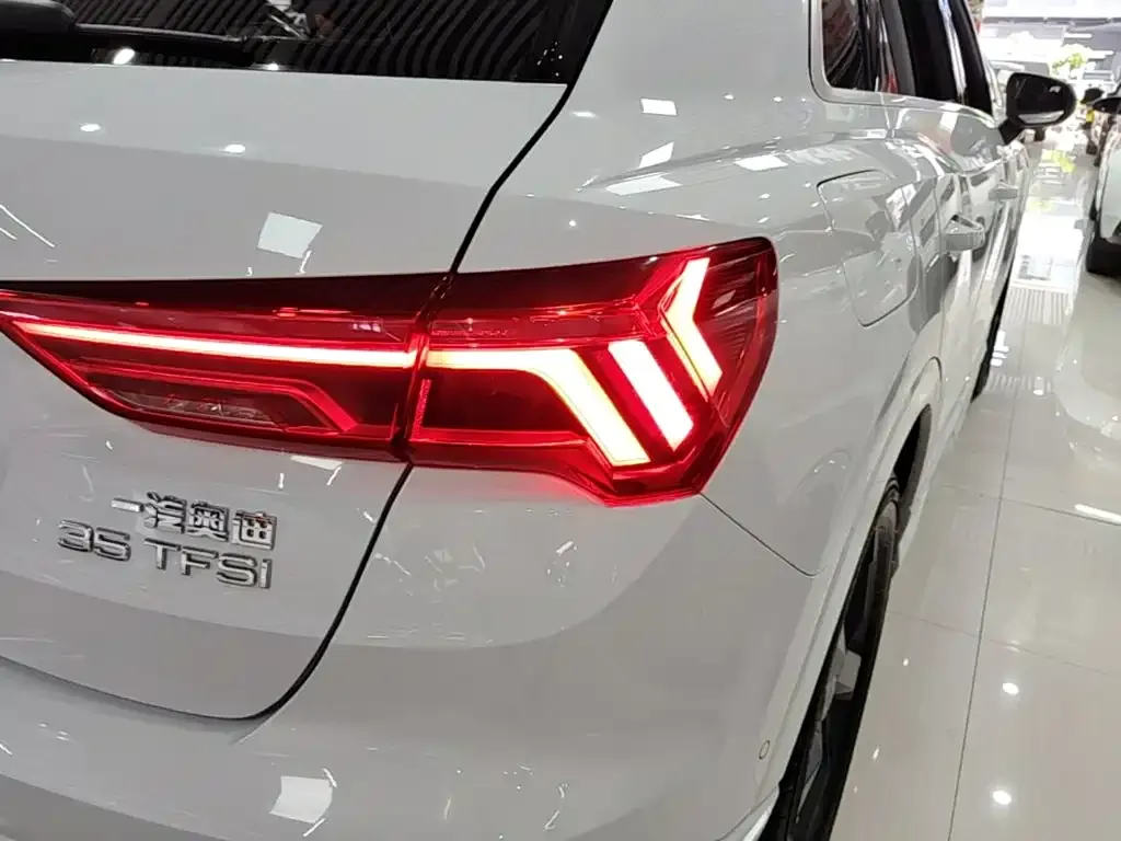 Audi Q3 — фото 2