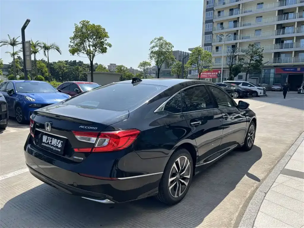 Honda Accord — фото 7